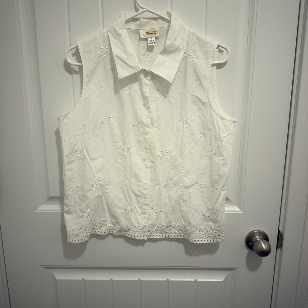 Talbots Women's Sleeveless Button Up Blouse White Embroidered Flowers Size M